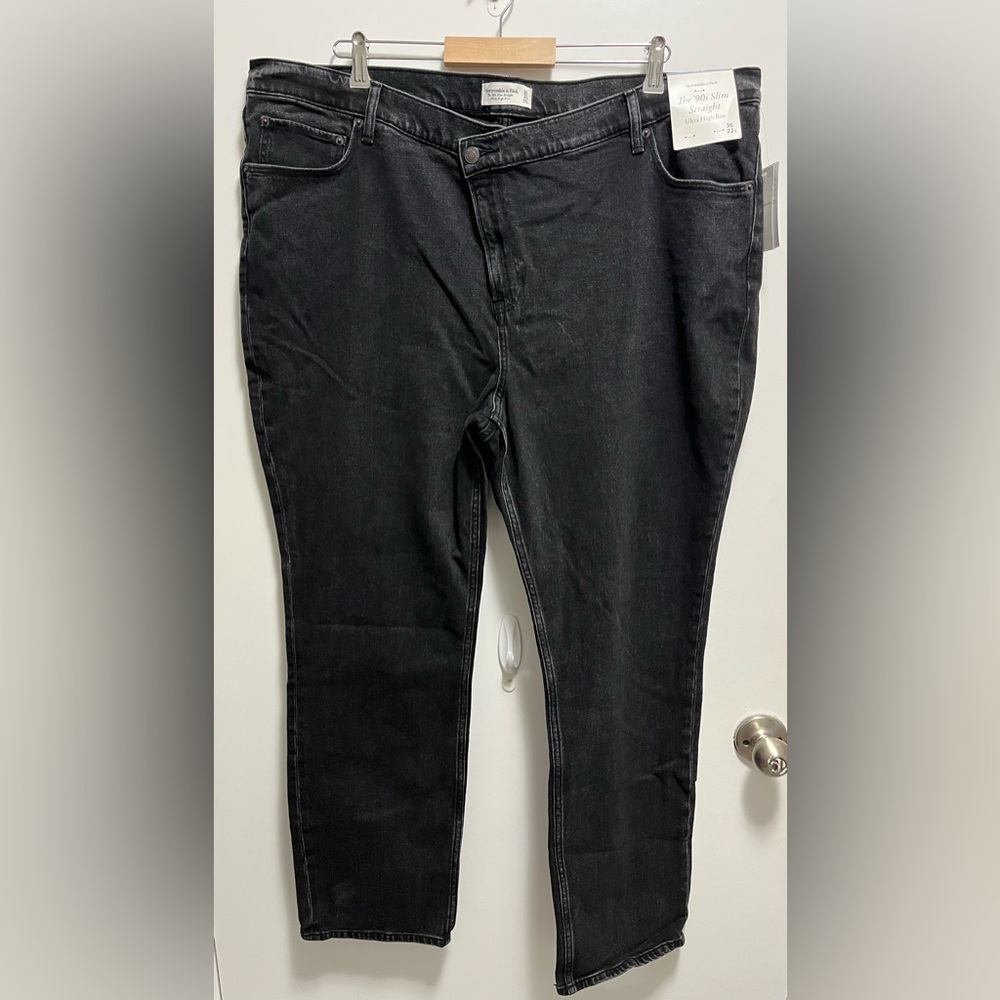 NWT Abercrombie & Fitch The 90s Slim Straight Ultra High Rise Jeans 36 Short